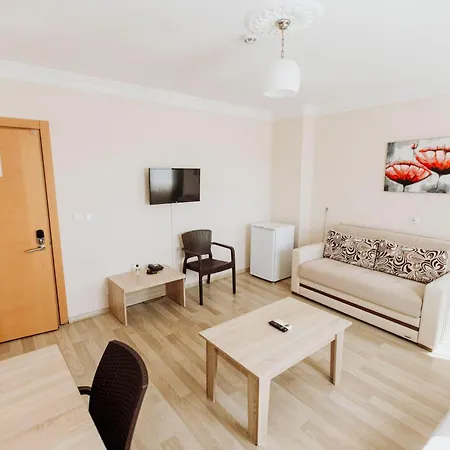 מלון Karacan Park - Airport 3*